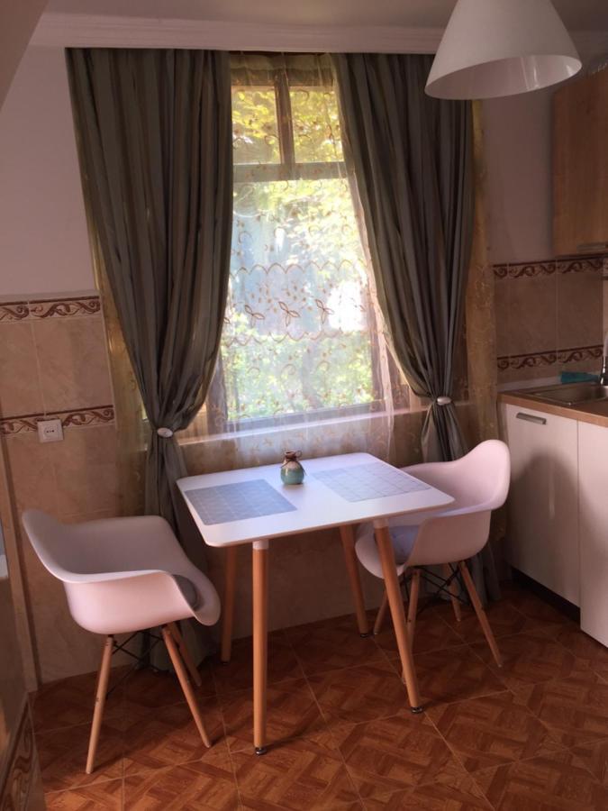 Tamro Light House Apartment Батуми Екстериор снимка